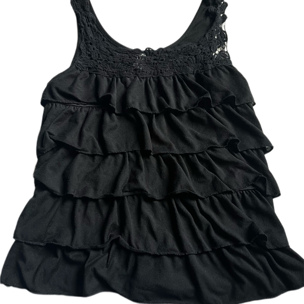 super cute black ruffle tank top with lace details!